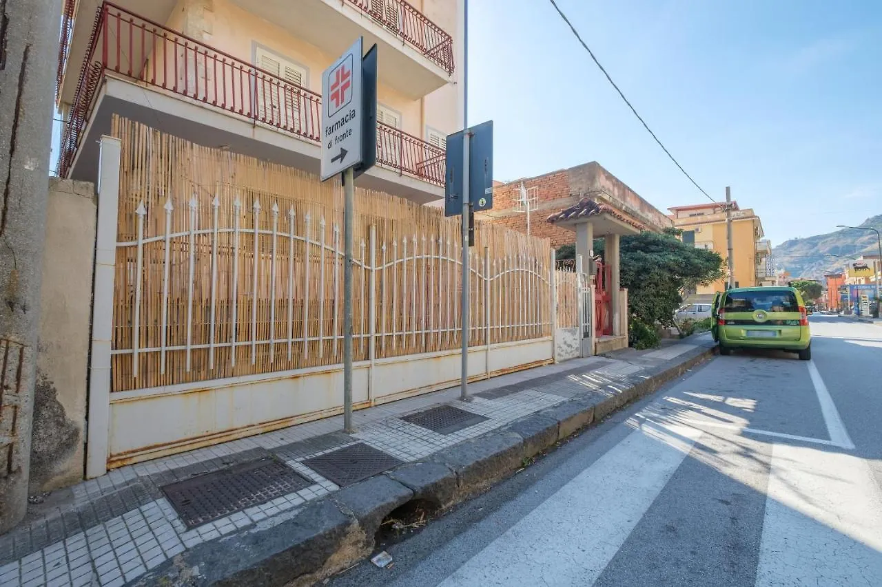 Villa Casa A 100 Mt Dal Mare à SantʼAlessio Siculo